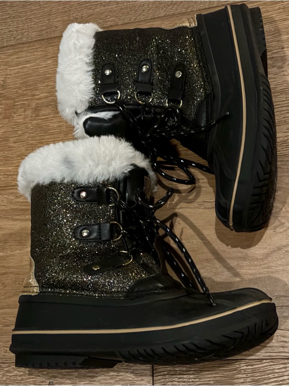 Juicy Couture Black Glitter Faux-Fur Lace-Up Winter Boots
